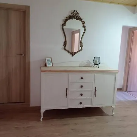 Agradable Casa Antigua Reformada Con Patio Holiday home