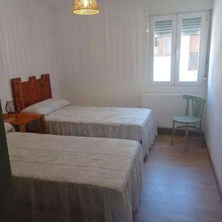 Agradable Casa Antigua Reformada Con Patio Holiday home