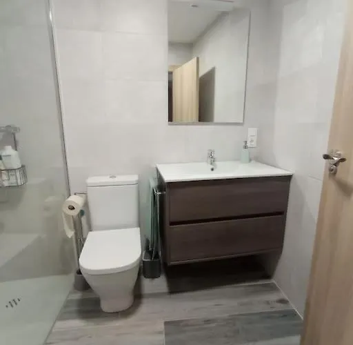 Hébergement de vacances Agradable Casa Antigua Reformada Con Patio Espejon