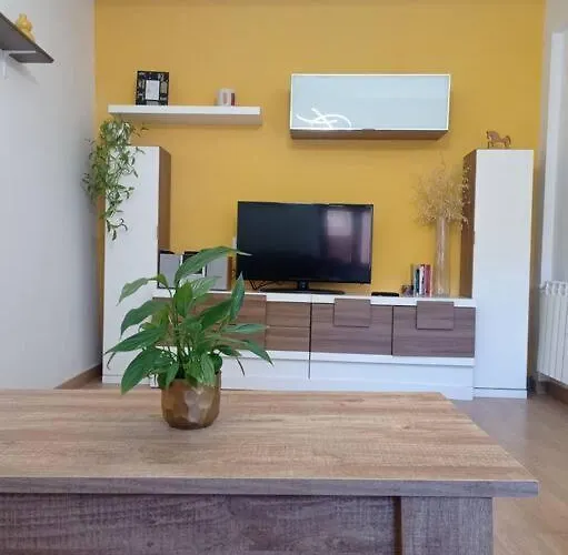 Agradable Casa Antigua Reformada Con Patio Hébergement de vacances *