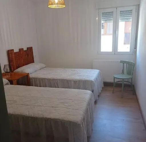 Agradable Casa Antigua Reformada Con Patio 펜션