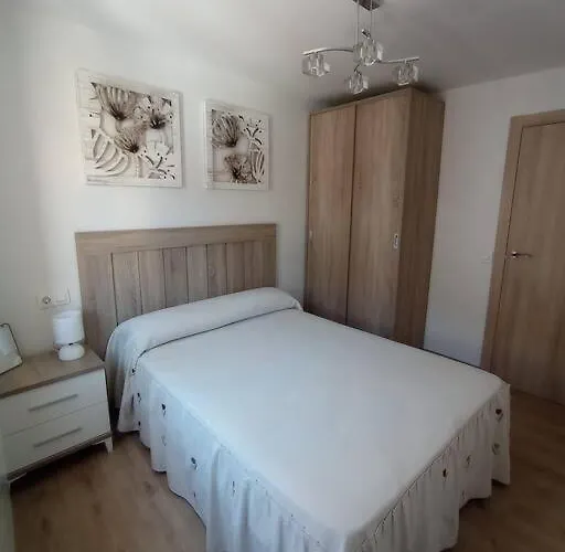 Agradable Casa Antigua Reformada Con Patio *