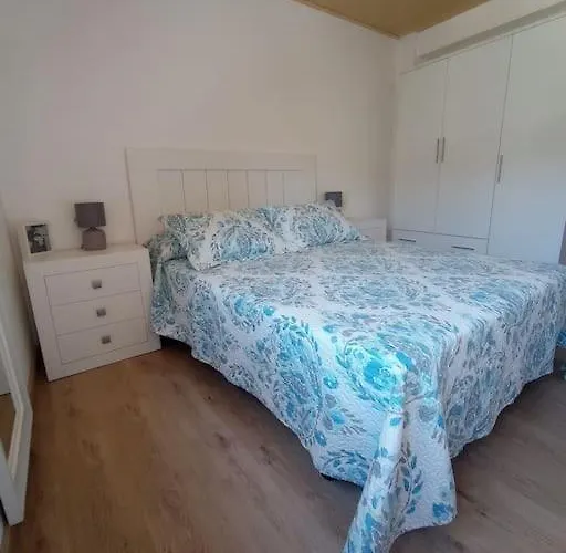 Hébergement de vacances Agradable Casa Antigua Reformada Con Patio *